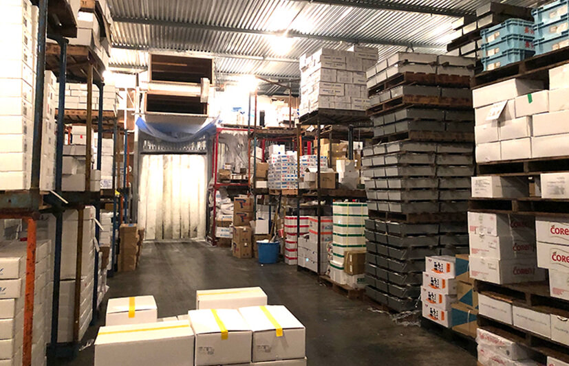 多様なニーズに応えるために商品管理を徹底した冷凍倉庫を完備。